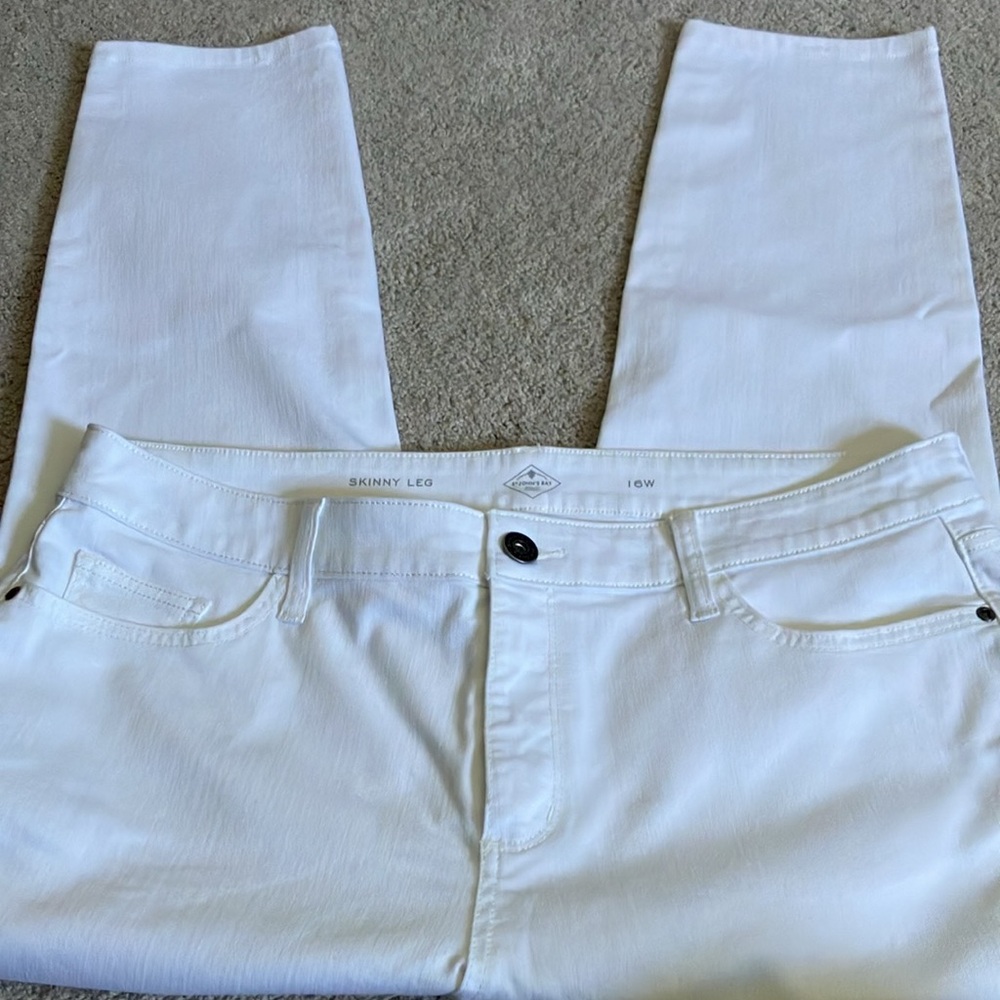 St Johns Bay Skinny Leg 16 White Womens jeans - Picture 3 of 4